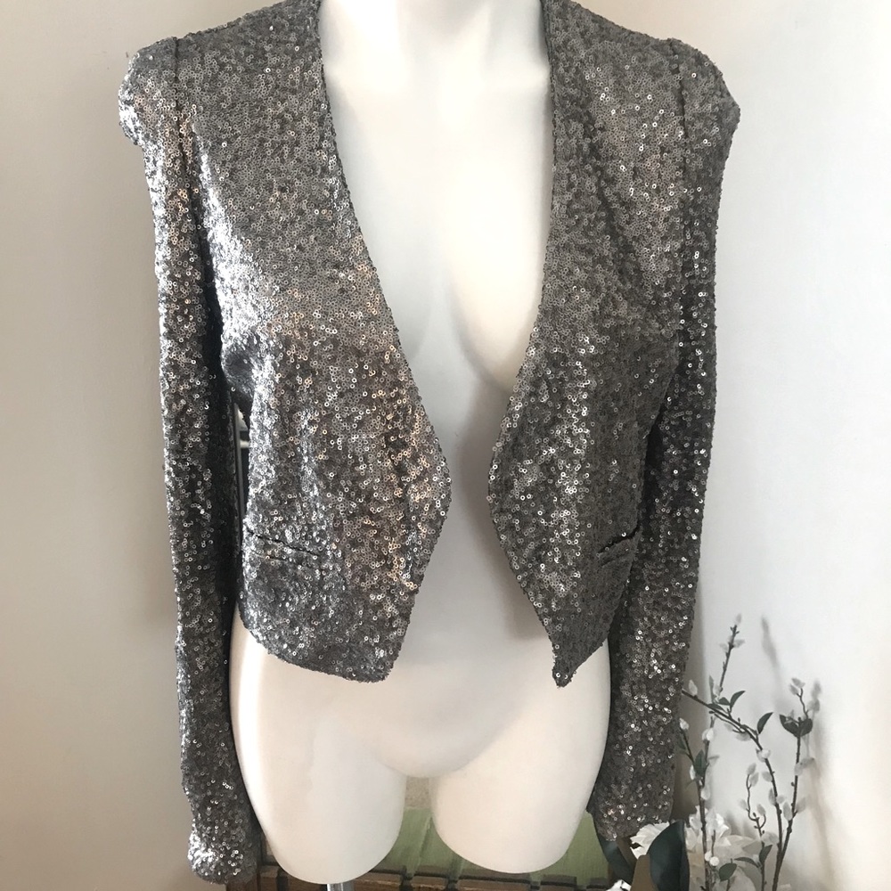 Structured Sequins Topper